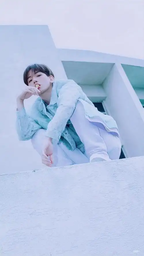 边伯贤《delight》预告【自截自修,拿图收藏!二传注明yolilu!】