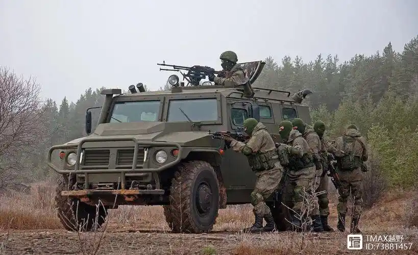 硬核实力的东风猛士,我国第一部三代高机动车军用越野车.