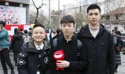 2008年的抗震小英雄林浩,当真成了大家口中的伤仲永吗