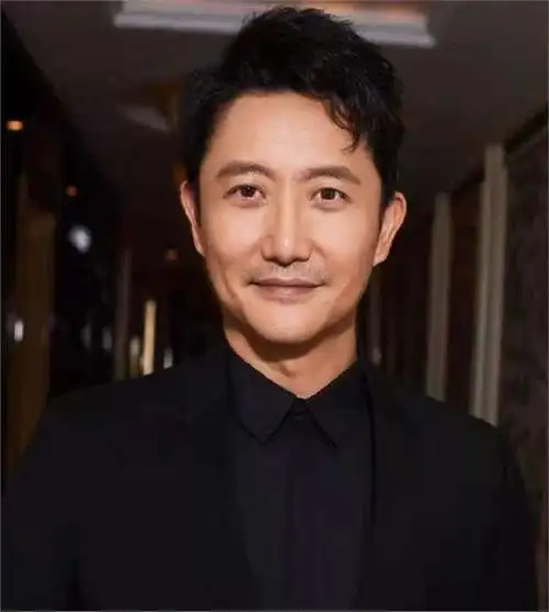 事实证明50岁的国家一级演员涂松岩现在走上了另一条人生大道