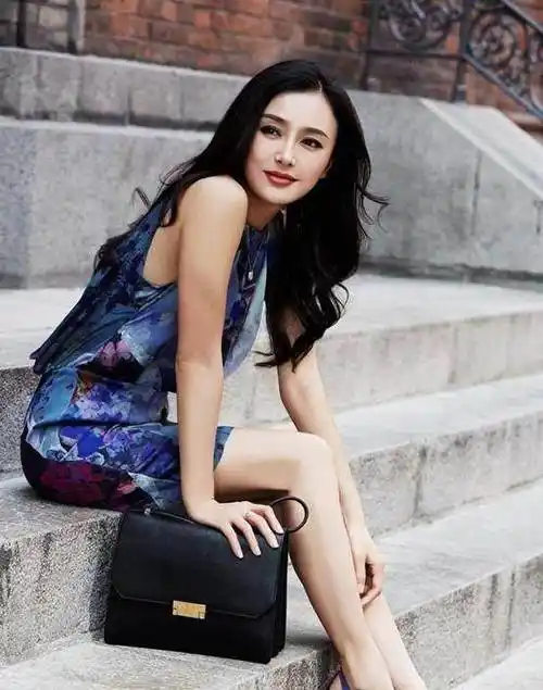 曾受琼瑶大赞一手好牌的秦岚却硬生生毁了它_网友_李小璐_霍思燕