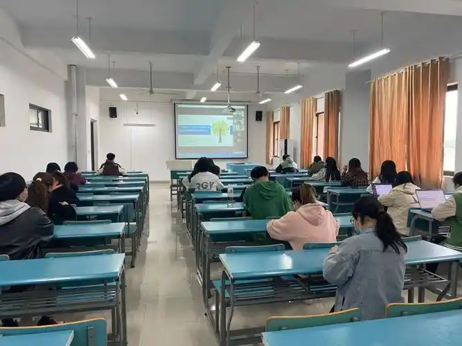 学校"安理双创课堂"开讲-安徽理工大学教务处 招生办公室 创新学院欢