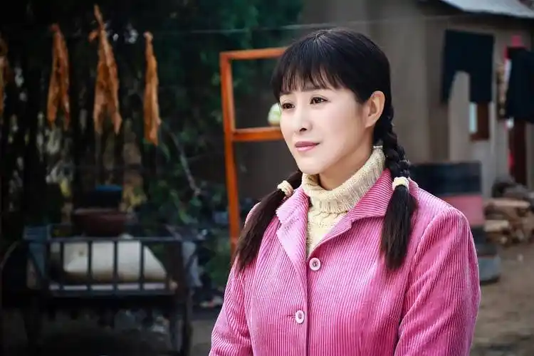 《马大帅》女主王雅捷,素颜试镜被赵本山选中,捧红后却不再合作_因为