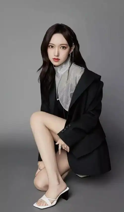 美女明星程潇高清写真美图眸含秋水顾盼生辉