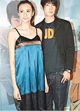 吴建豪面对美食吃完即吐 黄伊汶拒谈余文乐(图)