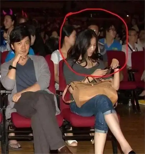 李健和孟小蓓的爱情故事,也是对爱情的赞美.