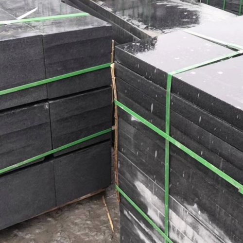 山东芝麻黑光面火烧面抛光面花岗岩天然石材荔枝面铺地干挂广场