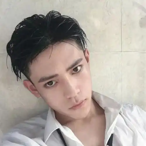 男生头像丨说出来的苦叫软弱埋在心里的苦叫坚强