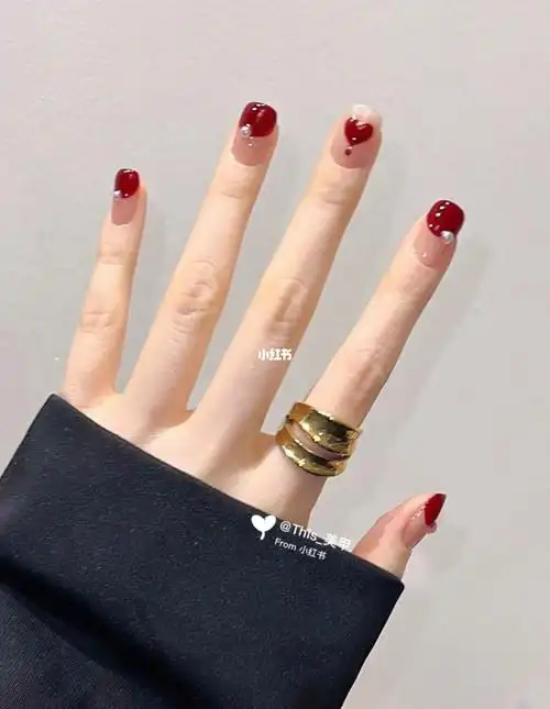 少女心满满的显白爱心7815美甲