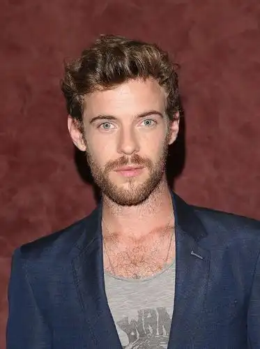 哈里·崔德威 harry treadaway的图片