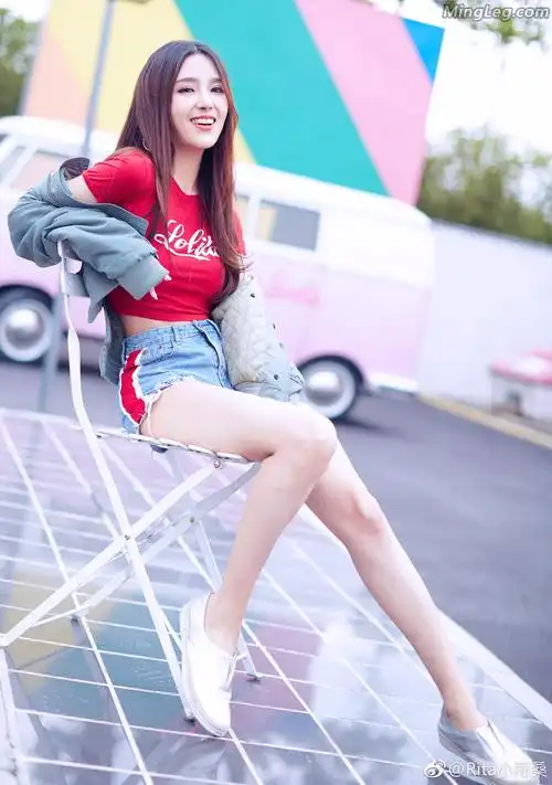 《英雄联盟》最美解说rita秀姣好身材