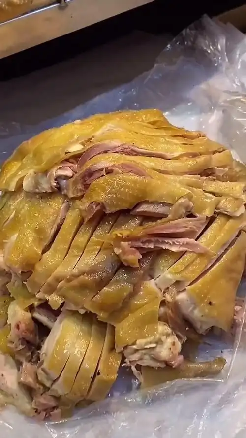 开封特色美食桶子鸡,鸡肉咸香鸡皮嘎嘣脆,下酒菜中的硬菜-度小视