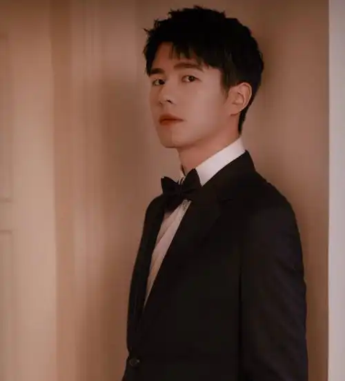 穿职业装适合什么发型 男士帅气西装发型推荐_男士短发 - 美发站