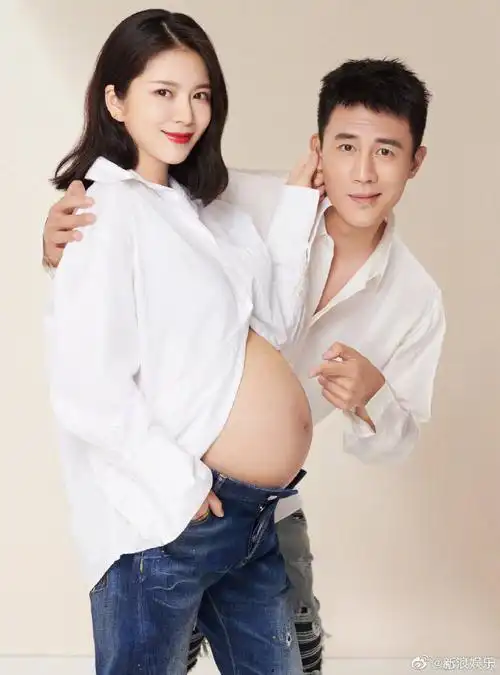 杜淳王灿第一次家庭合影##杜淳老婆孕肚写真##杜淳 第一次家庭合鞍