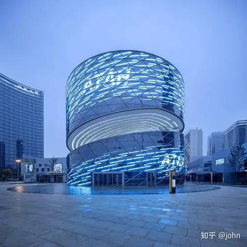 有圆柱形的建筑嘛