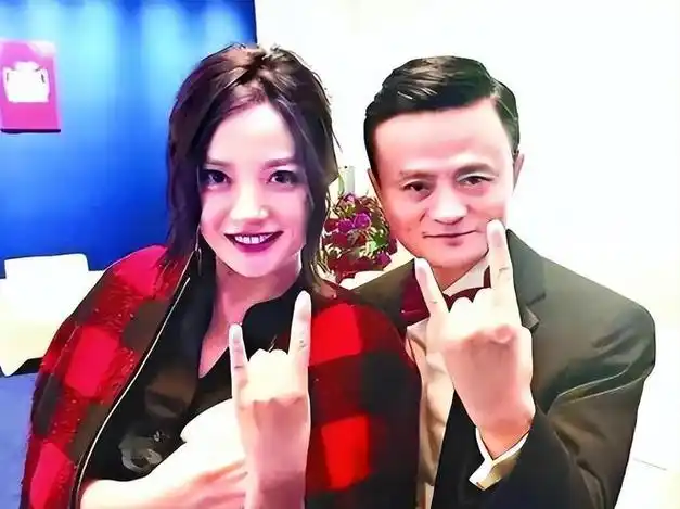 赵薇500万股权再遭冻结!原来她干的"丑事",远比你想得更恶劣