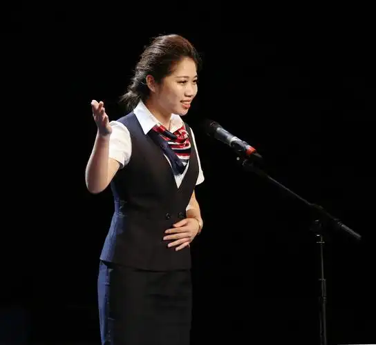 在演讲比赛中穿什么衣服比较好?