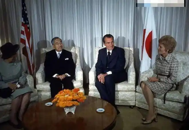 其实不然,头号战犯应该是昭和天皇裕仁,那他为何能逃脱惩罚呢?