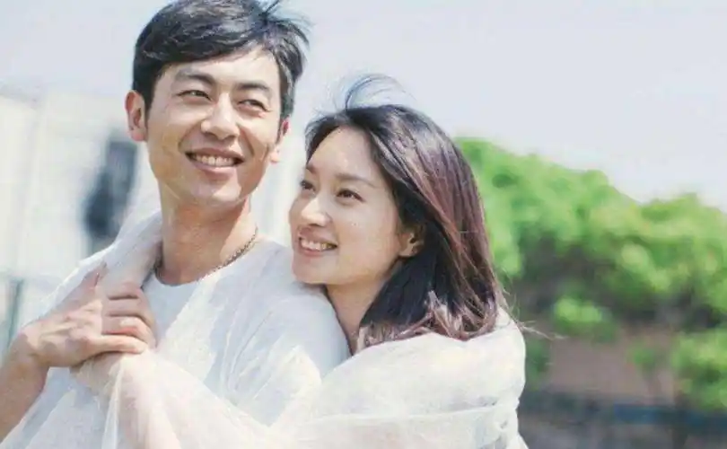 朱亚文:与老婆因戏生情,后悔结婚太晚,婚后9年零绯闻独宠妻女_沈佳妮