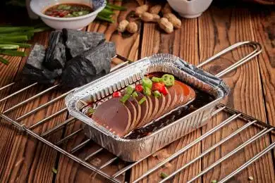 特色美食锡纸烤鸭血块