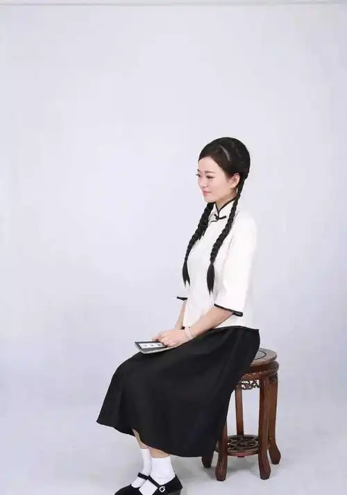 小编印象最为深刻的是,在中国诗词大会的征途中,武亦姝曾经和另外的