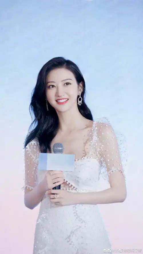 景甜樱花粉长裙##景甜樱花色长裙大片