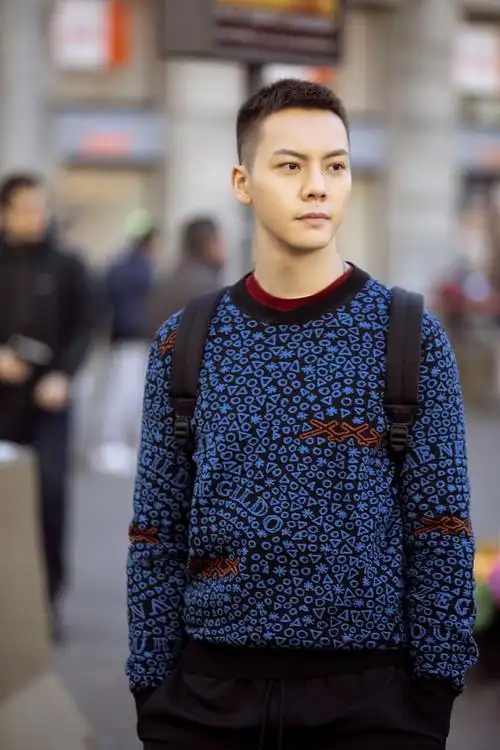 原创有"种痞"帅叫陈伟霆,看到他的寸头造型,网友:男人该有的样子