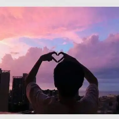 情侣头像比心一对图片