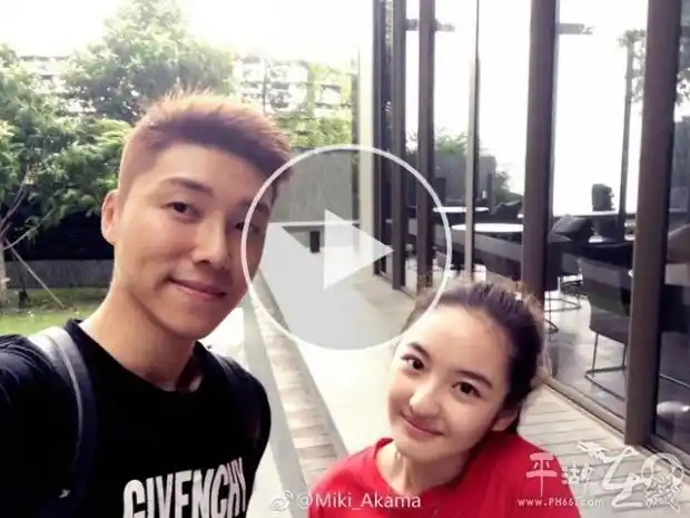 相差12岁香菇酱女孩miki和张木易,如今男的明显老了,女孩长大真漂亮