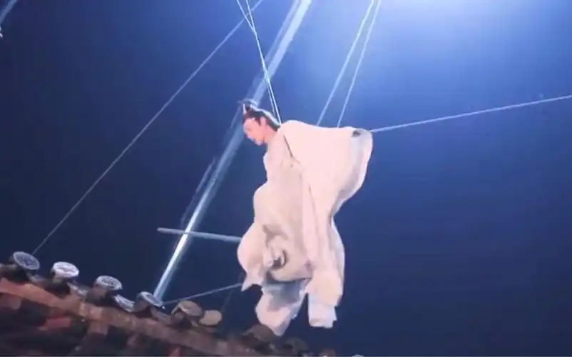 王一博吊威亚恐高,大声呼喊肖战求救!