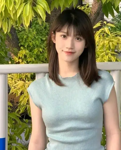 小个子女生适合剪长发还是短发?