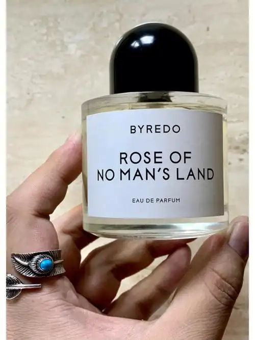 香水分享香水推荐无人区玫瑰留香时间非常久苦口轻微药感的玫瑰很有