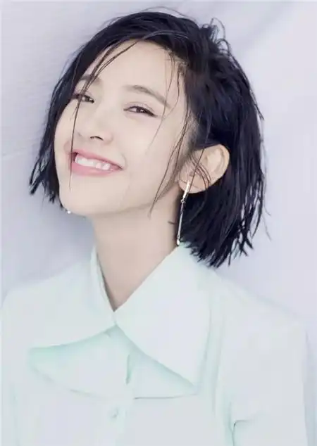 唐艺昕百变短发 短发教科书示范