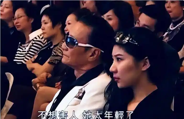 相差49岁的爷孙恋:谢贤养了12年的coco,分手5年后如今怎样了?