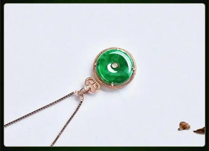 玉等我18k金镶钻冰糯种辣绿翡翠吊坠平安扣包边女玉坠