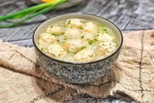 粉丝肉圆汤