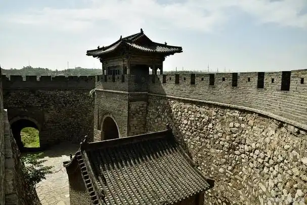 张家口怀来鸡鸣驿,古城巍峨庄严,建于明代,距今整整600年!