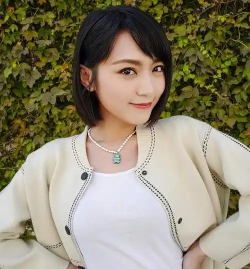 徐佳是一个年轻漂亮的女人,她与自己深爱的男人结为夫妻,生活幸福美满