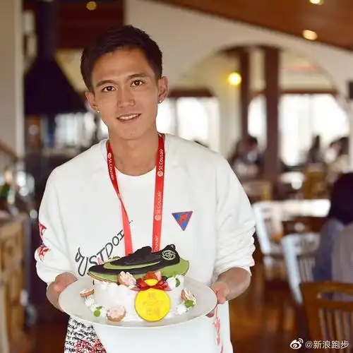 昨天大迫杰正式锁定奥运资格,某餐厅送的这个甜点咋样?