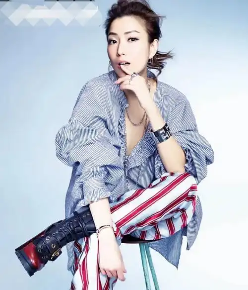 香港著名演员,歌手 1972年出生的美女郑秀文