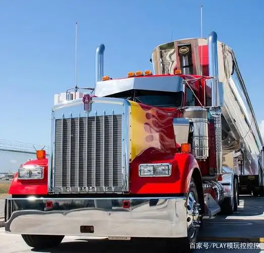 参考的是现实版的卡车造型制作,大家喜欢擎天柱的这两种载具形态吗?
