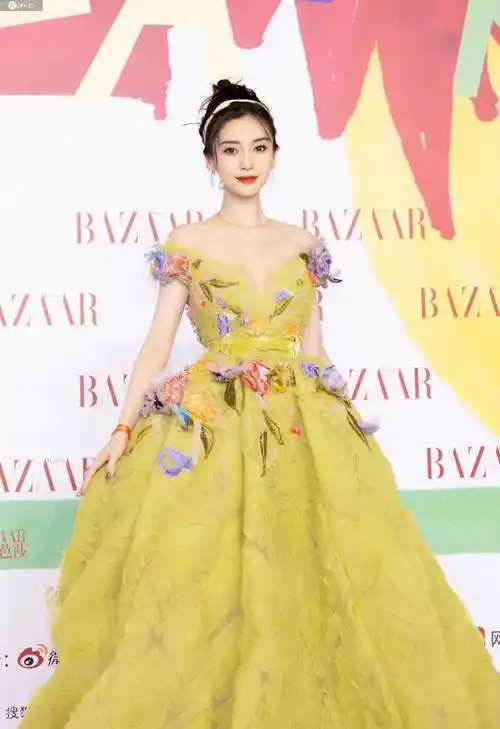 这几日的最美红毯总结,杨颖热巴稳定发挥,最让人惊喜的竟是她_造型