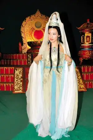 陈冲是第一次拍古装电视剧前天下午,浙江版《西游记》剧组首次在车敦