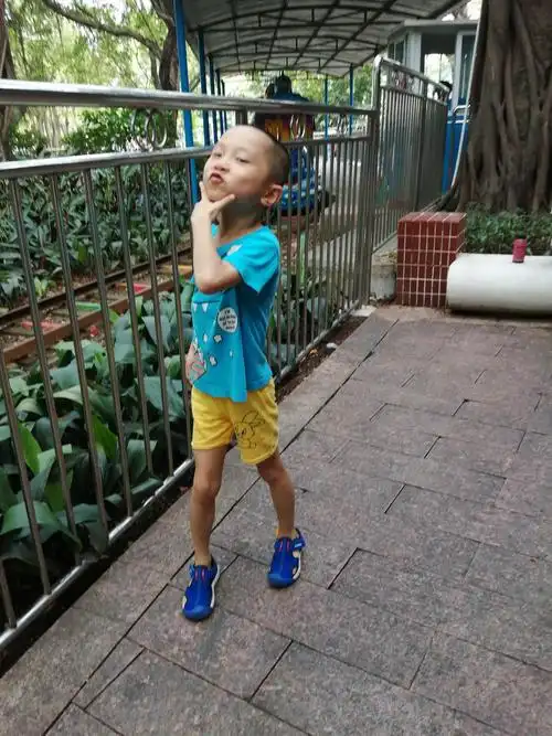 谦谦北京游及五六岁生活照