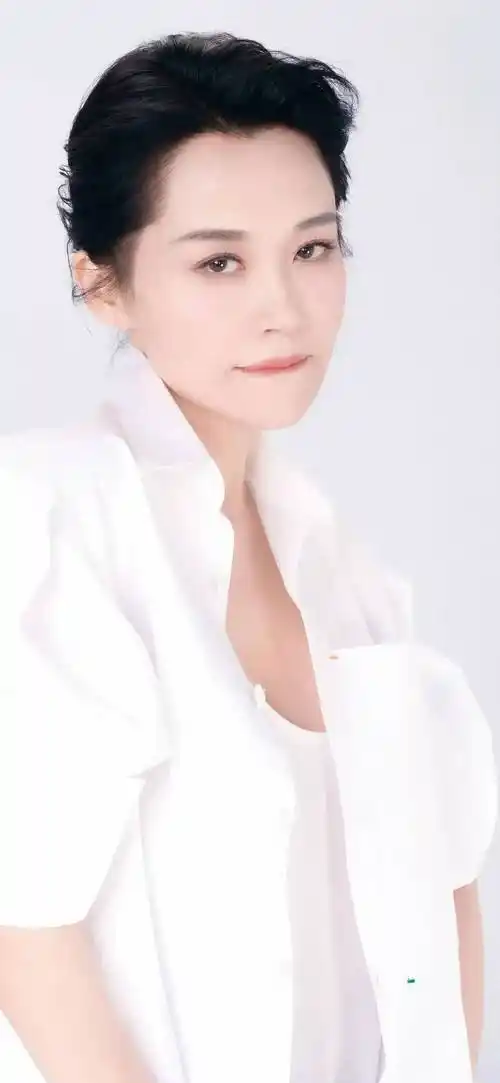 许晴性感飘逸妩媚优雅气质迷人