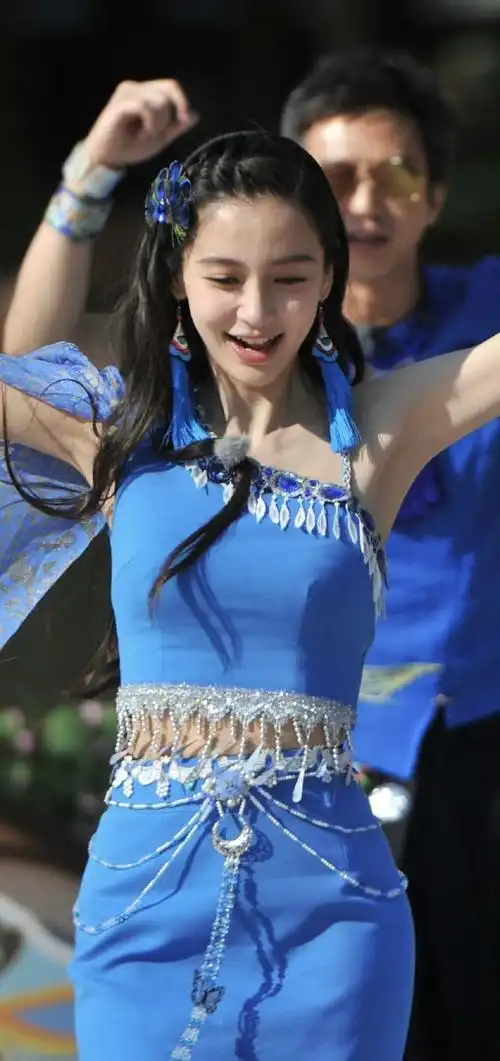 跑男当家花旦杨颖美腿大赏,倒数第三张那表情太销魂了