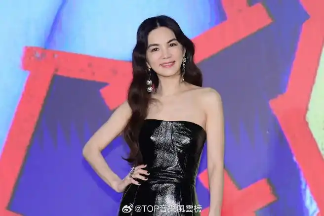 #ella陈嘉桦二专##ella回应老公背刺hebe传闻#