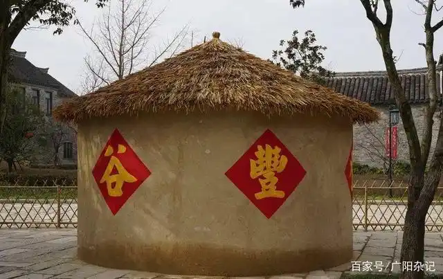 古代粮仓储存粮食,要在粮食上面盖大印,这是为什么呢