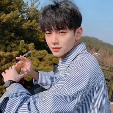 男生头像阳光可爱真人