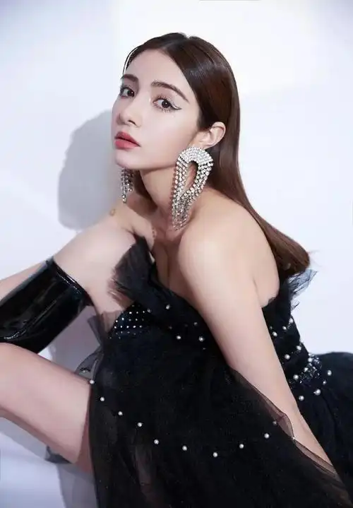 麦迪娜写真_网易订阅